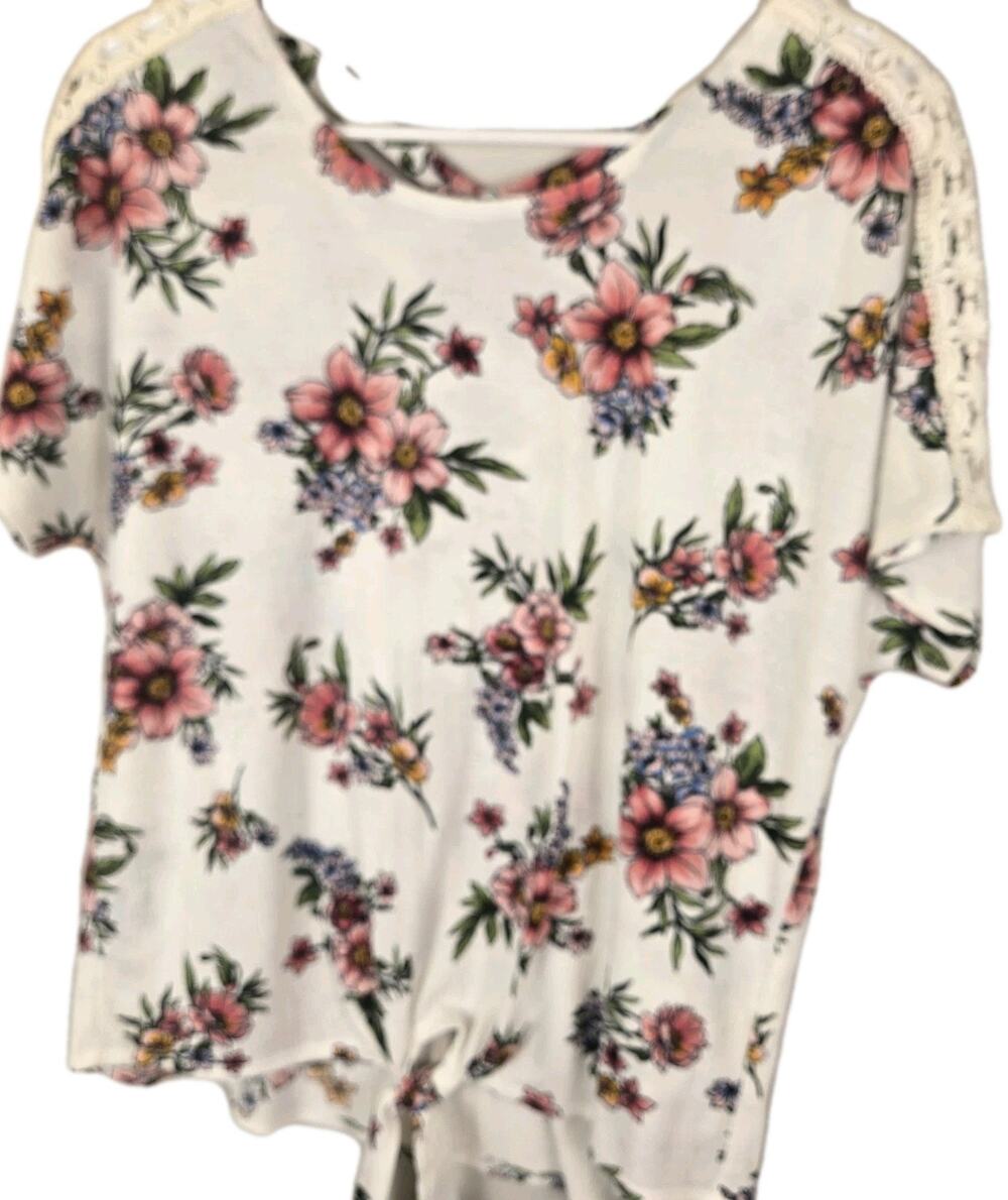 IZ Byer Top CROCHET Pastel Floral Tie Front Cross Back Peasant Cottage MED